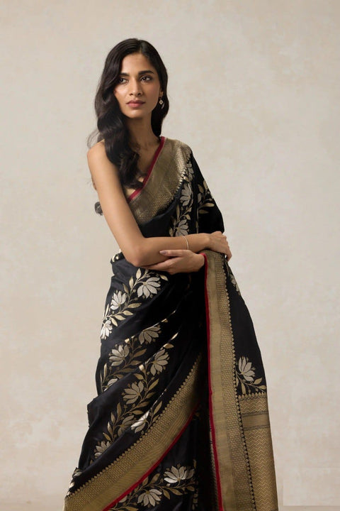 Black & Golden Silk Blend Woven Design Kanjeevaram Saree