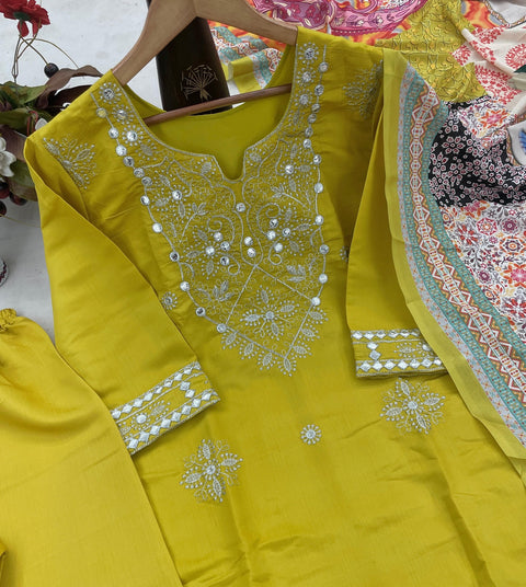 Beautiful top Buttom With Dupatta set