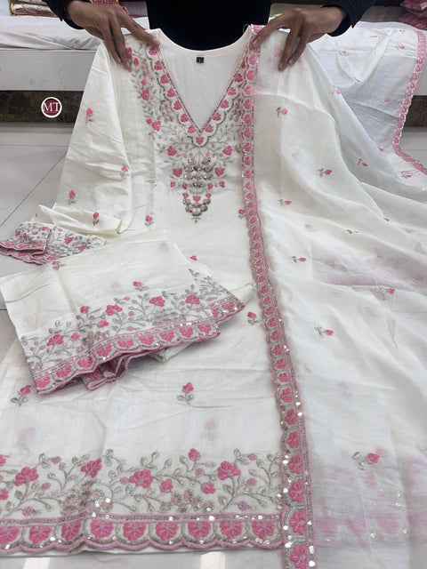 Beautifull Stylish Cotton Silk Solid Straight Comfortable Kurti Pants With Dupatta Suit