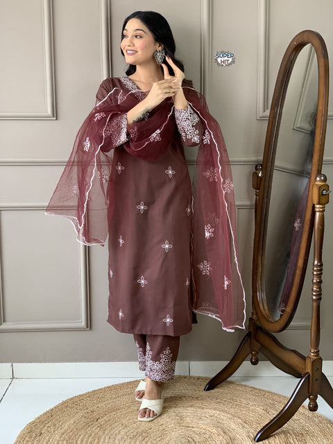 beautiful Heavy  hand embroidery, Zari weaving Kurti pants and Lace Dupatta.