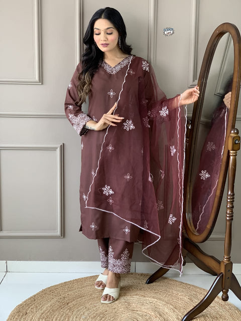 beautiful Heavy  hand embroidery, Zari weaving Kurti pants and Lace Dupatta.