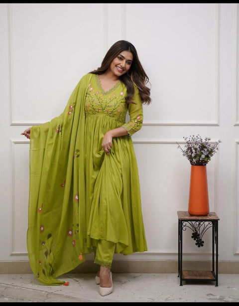 Look beautiful in our new cotton duppata pant set with thread work