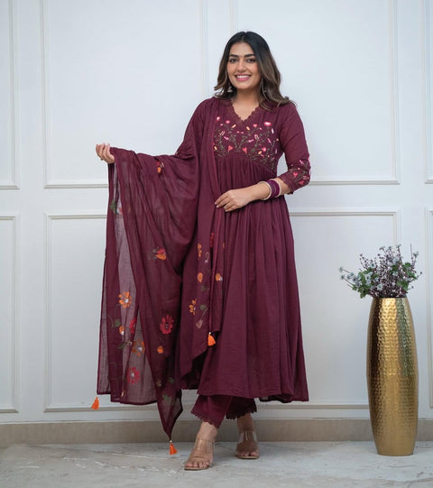 Look beautiful in our new cotton duppata pant set with thread work