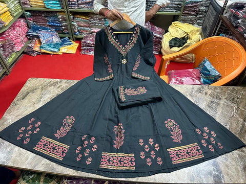Woman Embroidered Anarkali Sanganeri Gown