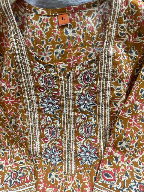 lucknowi chikankari mal mal hand work printed women kurti