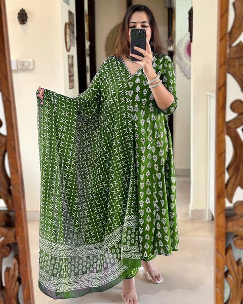Rayon Aliya Cut Kurti Pant and Dupatta Suit