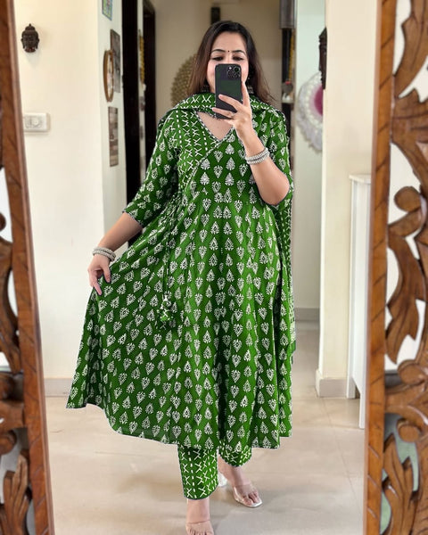 Rayon Aliya Cut Kurti Pant and Dupatta Suit