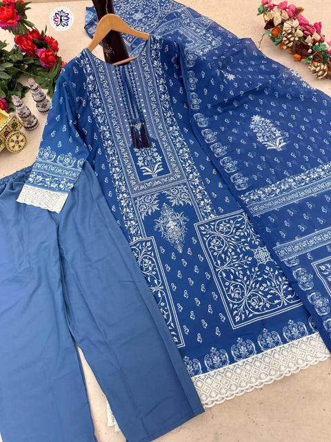 Pakistani Suit Heavy Work Design