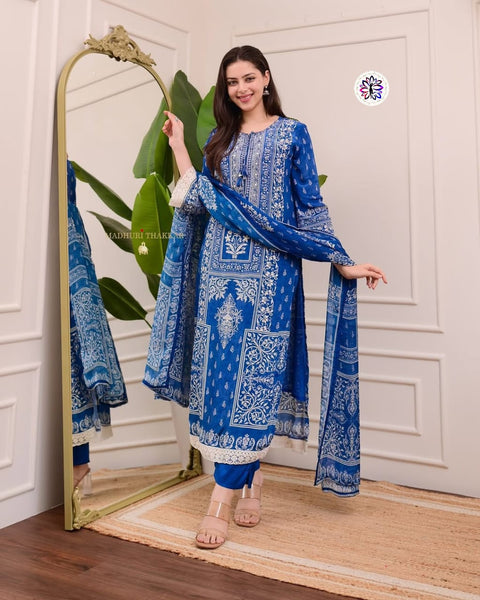 Pakistani Suit Heavy Work Design