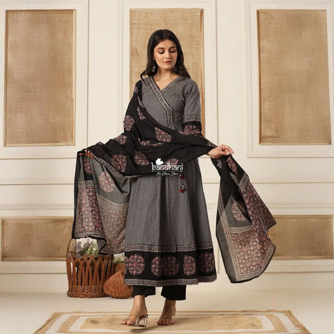 Beautiful Jaipuri print heavy work Kurti with dupatta