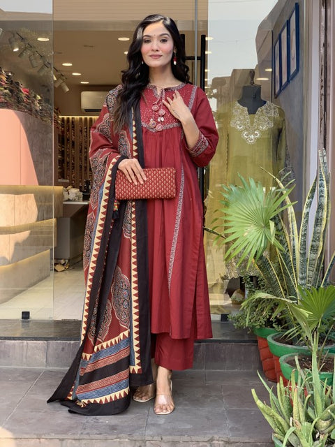 Elegant Cotton Blend Printed Kurti  Pant with Dupatta Suit