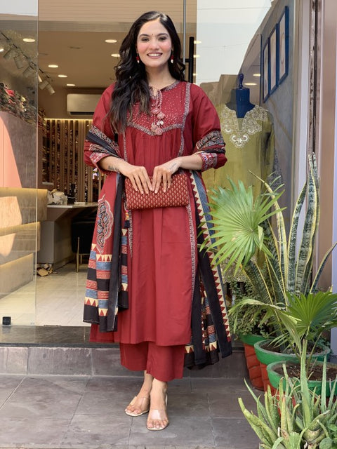Elegant Cotton Blend Printed Kurti  Pant with Dupatta Suit