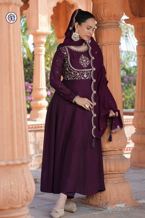 beautiful Ethnic georgette gowns with Embroidered Georgette Dupatta