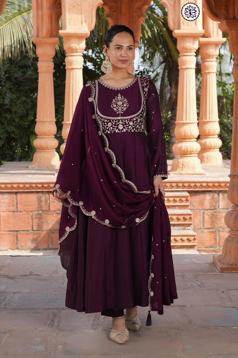 beautiful Ethnic georgette gowns with Embroidered Georgette Dupatta