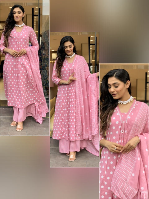 Mughal print mulmul cotton kurti with Pant Dupatta..