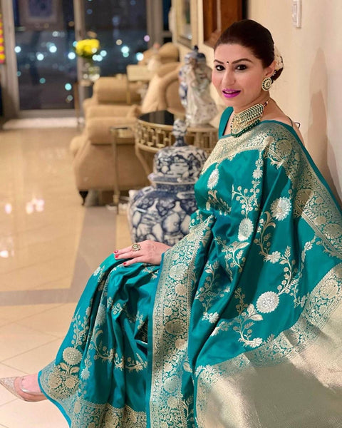 Anjaneya Sarees Self Design Banarasi Silk Blend Green Sarees