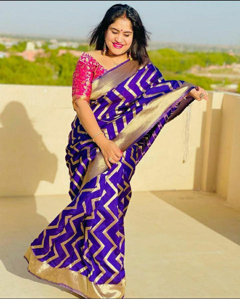 Fashion Womens Jacquard Banarasi Silk Heavy Stripe Leheriya Printed And Heavy Border Party Wedding Saree