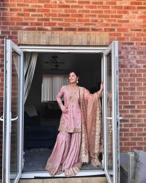 New Đěsigner Party Wear Look Top Plazzo & Dupatta suit