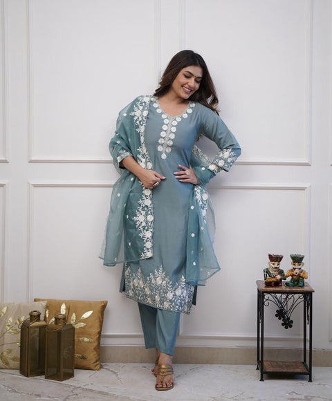 Indo Era Women Floral Embroidered Regular Thread Work Kurta with Trousers & dupatta
