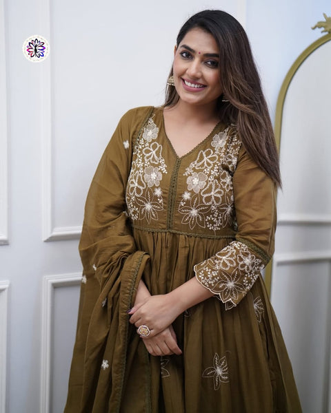 Cotton Kurti Pant Set with Mul Mul Dupatta & Embroidery Work
