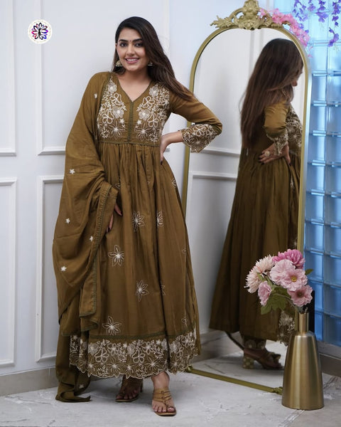 Cotton Kurti Pant Set with Mul Mul Dupatta & Embroidery Work