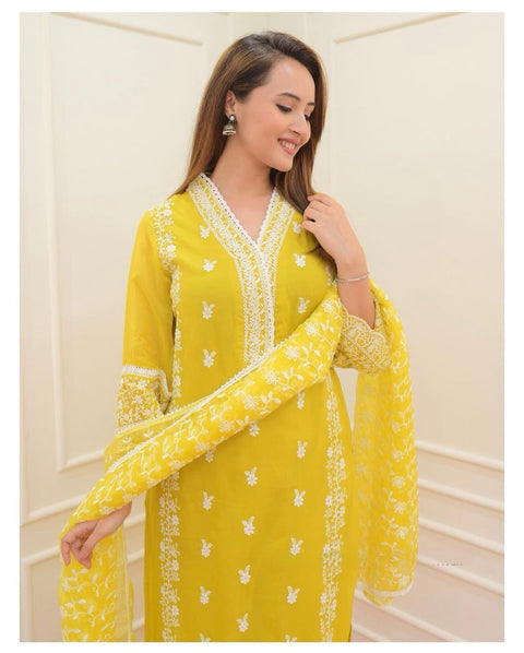 new designer party wear look a pure Pakistani suit