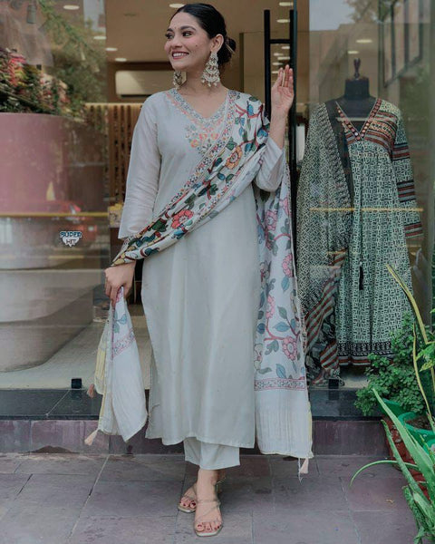 Embroidery Viscose Chanderi Kurti And Pant With Lagdi Satin dupatta