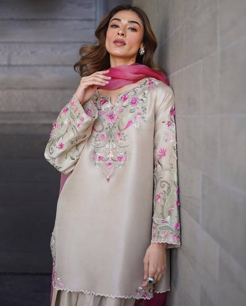 Women Peach Line Chanderi Silk Kurti salwar With Dupatta