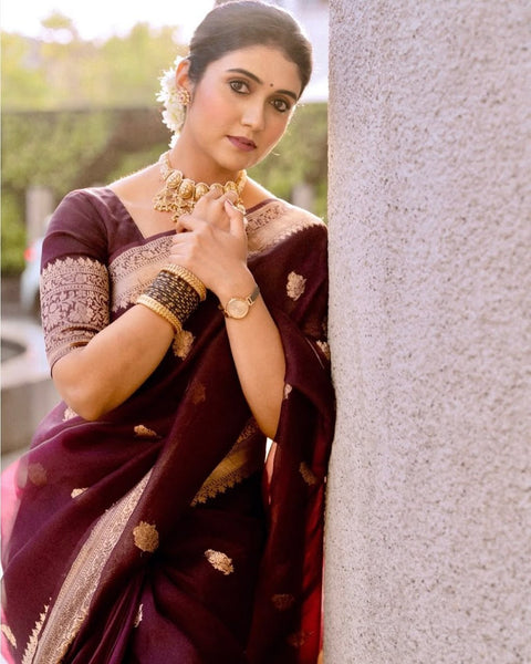 Banarasee Handwoven fully Silk Saree With Zari Border
