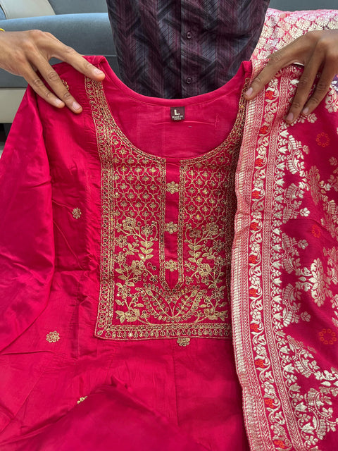 Rayon Straight Gold Print Round Neck Kurti And Pant With Dupatta Suit