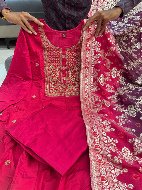 Rayon Straight Gold Print Round Neck Kurti And Pant With Dupatta Suit