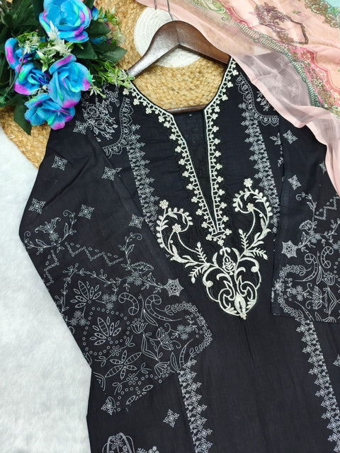 Dive into the charm of Pakistani Prints &amp; Intricate Embroidery.*