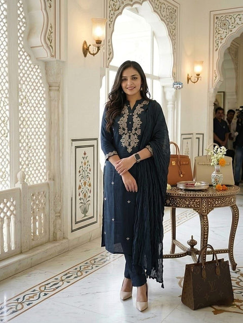 Women’s Ethnic Kurti Set