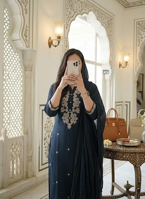 Women’s Ethnic Kurti Set