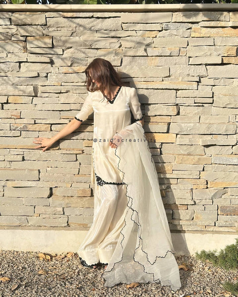 NEW ĐĚSIGNER PARTY WEAR TOP AND PANT WITH FANCY DUPPATA