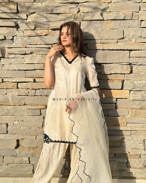 NEW ĐĚSIGNER PARTY WEAR TOP AND PANT WITH FANCY DUPPATA