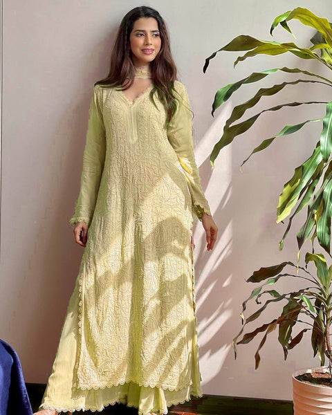 Presenting Beautiful Heavy quality georget Fabric designer festive wear kurta Pant & dupatta