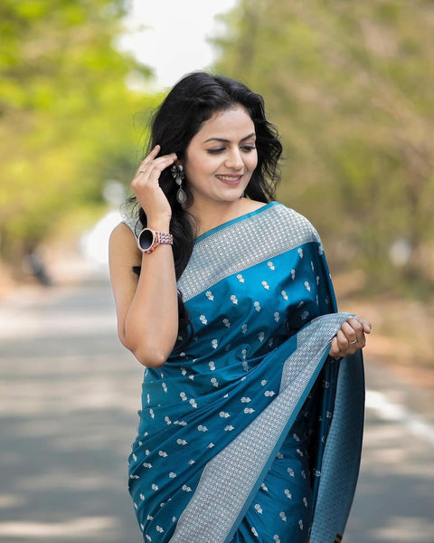 New gorgeous Solid Jacquard weave  perfect look Banarasi Soft Silk Saree