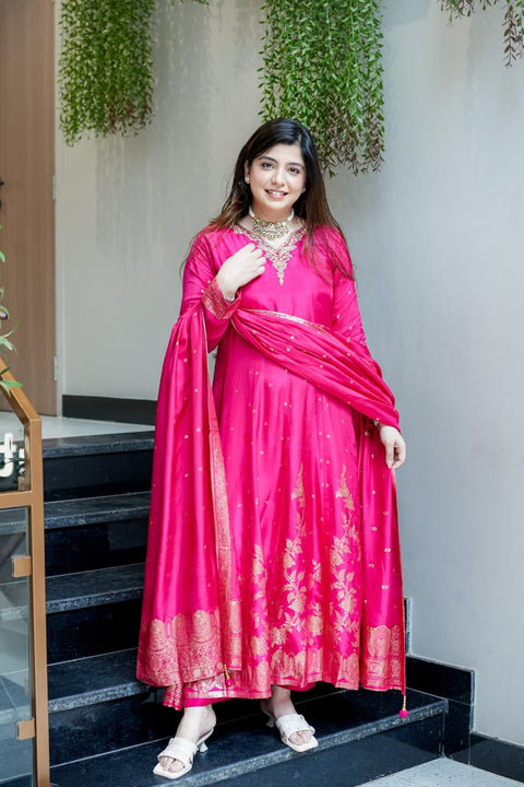 NEW ARRIVALSbeautiful hand-worked neckline & Banarasi zariAnarkali style
