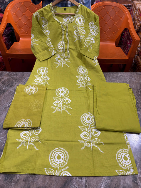 New Beautiful Heavy quality cotton Fabric designer festive wear straight style kurti with pattern pant