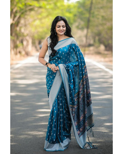 New gorgeous Solid Jacquard weave  perfect look Banarasi Soft Silk Saree