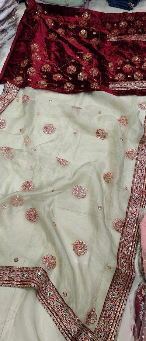 New PRESENTING A SUPER HIT DESIGNER BEAUTIFUL SAREE