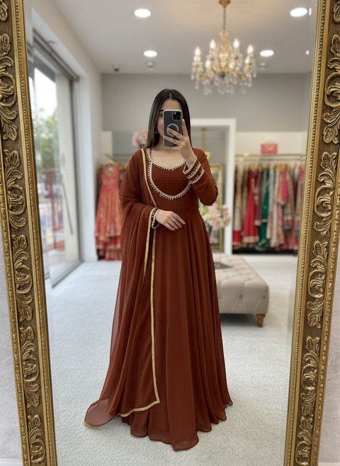 New Designer Party Wear Look Heavy Fox Georgette Gwon Pent & Dupatta Set