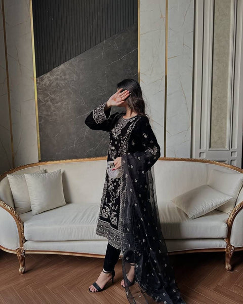 New DESIGNER HEAVY NATURAL CREAP EMBROIDERED SEQUENCE WORK WITH FANCY TOP-PENT DUPATTA SET