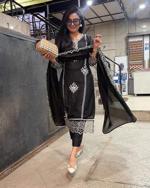 New Beautiful embroidery work  Ari WorkCreap kurti with pant