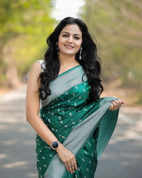 New gorgeous Solid Jacquard weave  perfect look Banarasi Soft Silk Saree