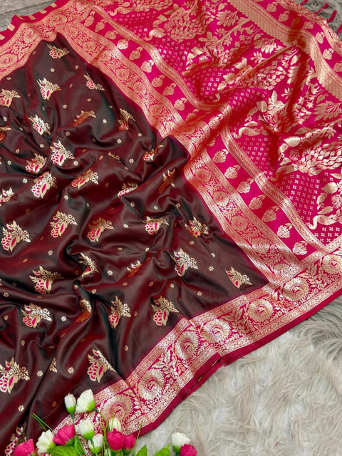 New golden designs and soft tassels Elegant Banarasi Saree