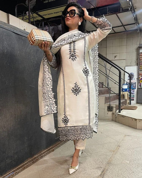 New Beautiful embroidery work  Ari WorkCreap kurti with pant