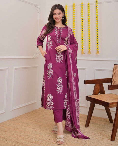 New Beautiful Heavy quality cotton Fabric designer festive wear straight style kurti with pattern pant