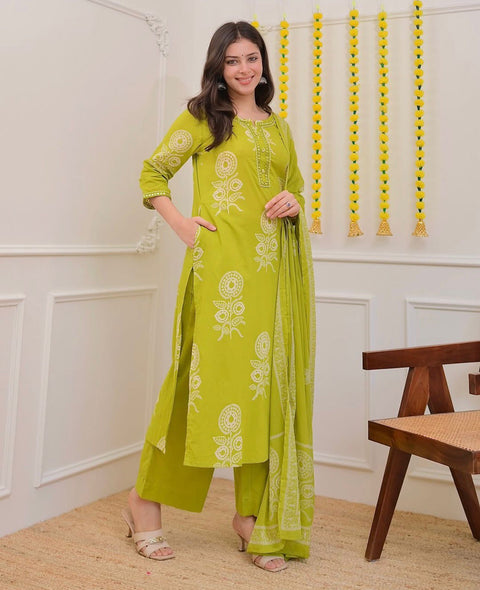 New Beautiful Heavy quality cotton Fabric designer festive wear straight style kurti with pattern pant